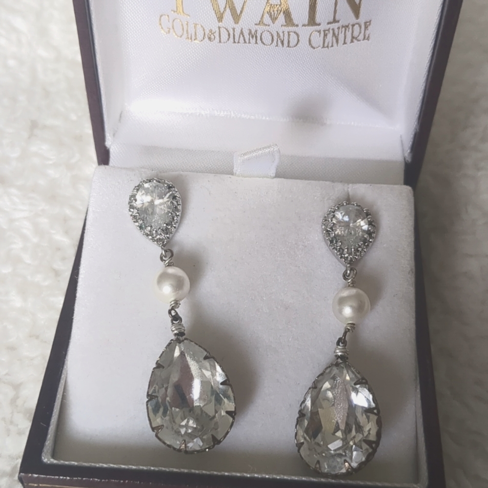 2/$25 Glass drop earrings